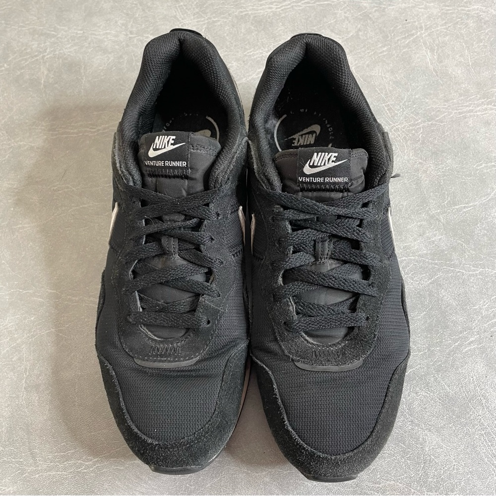 Nike Venture Runner Men's Black Sneakers - Picture 7 of 7